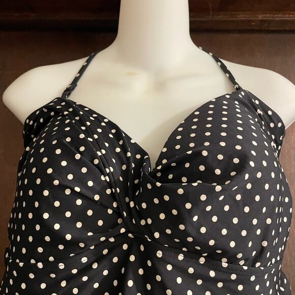 Old Navy Brand Women's XL Black & White Polka Dot One Piece Swimsuit Flattering - Picture 3 of 8